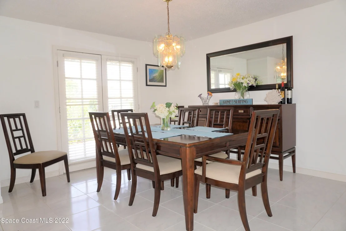 Photo of 710 Hibiscus Drive