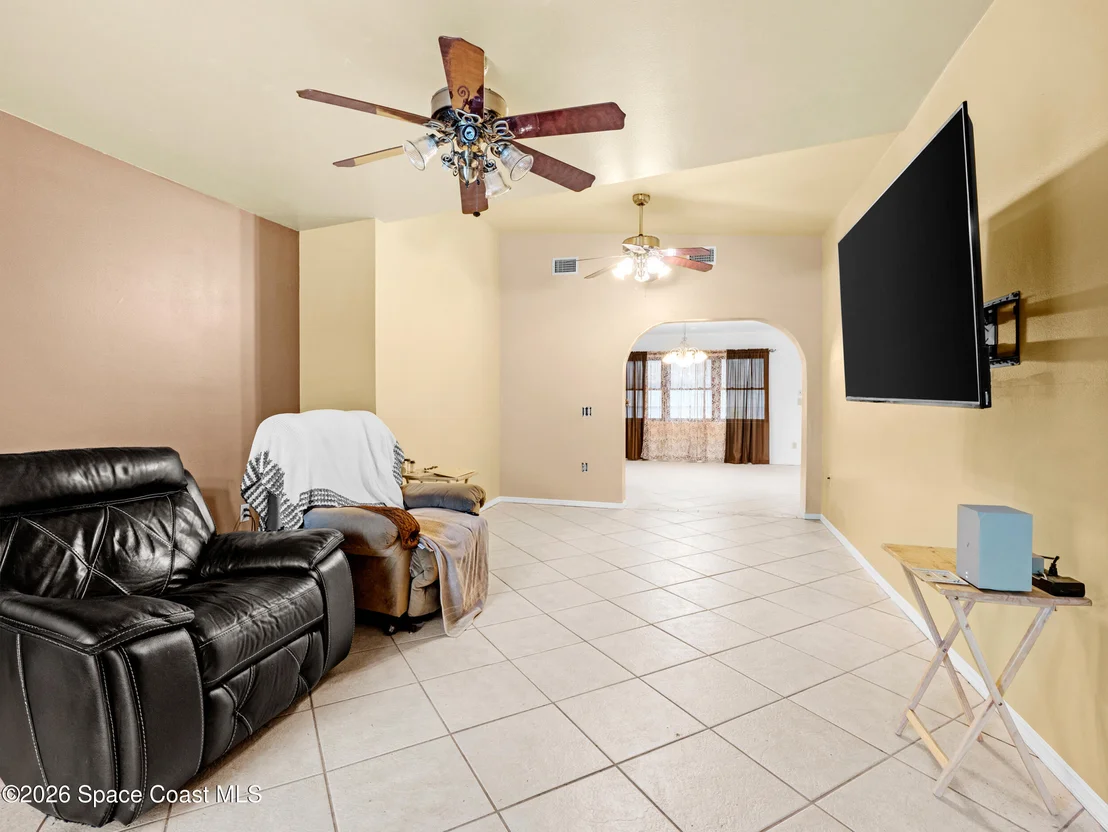 Photo of 1209 Vanderbilt Lane