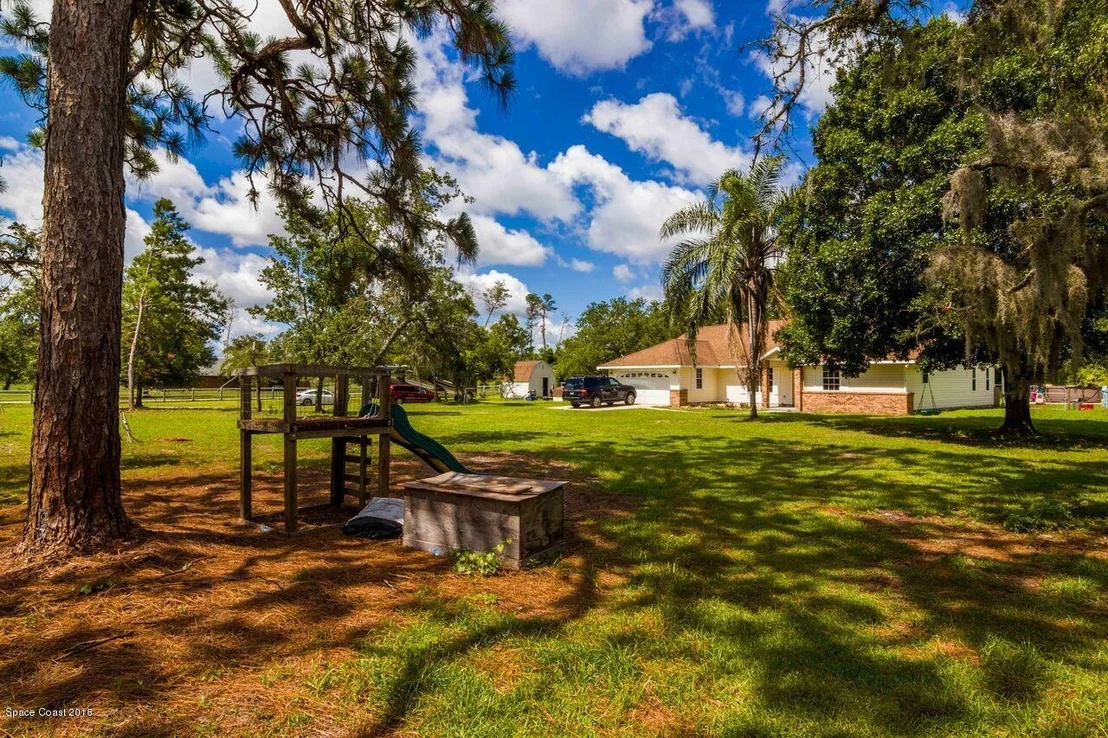 Photo of 1300 War Eagle Boulevard