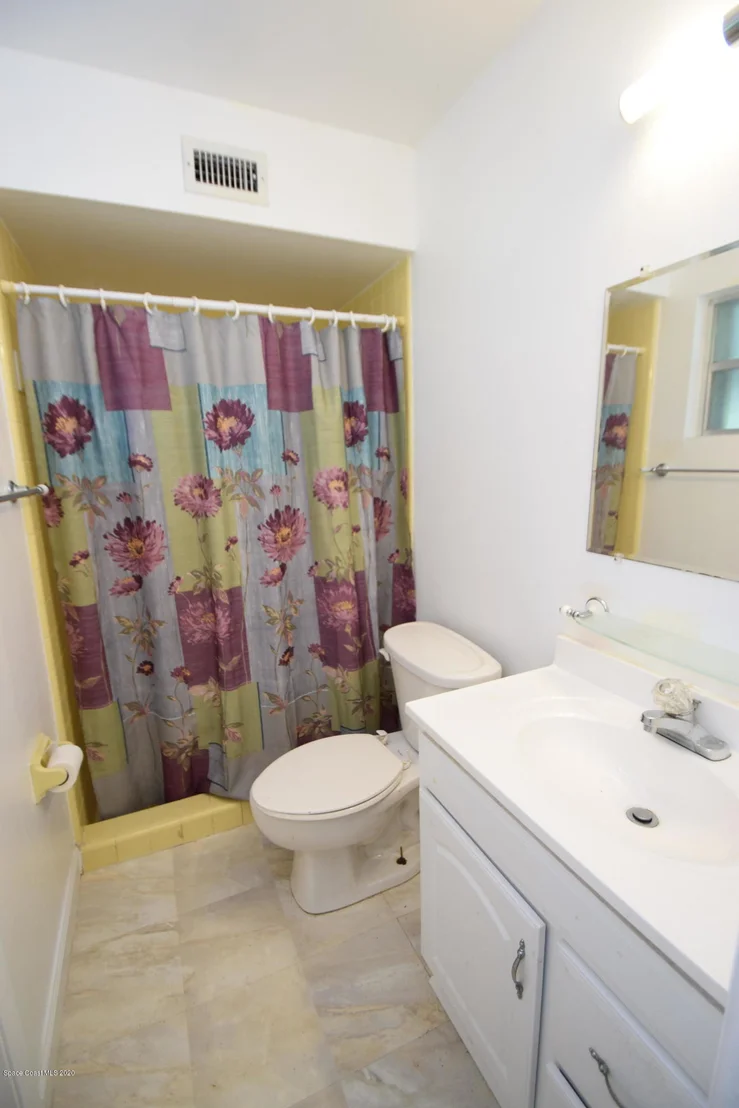 Photo of 820 Hampton Drive NE
