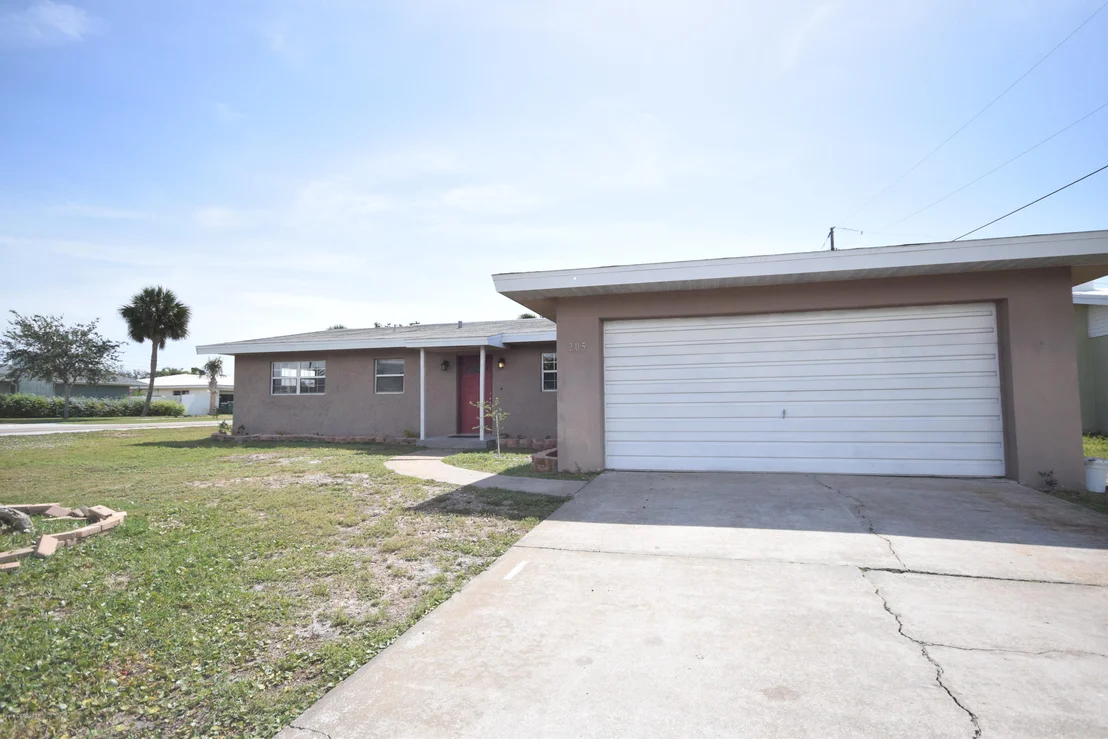 Photo of 205 Pineapple Street