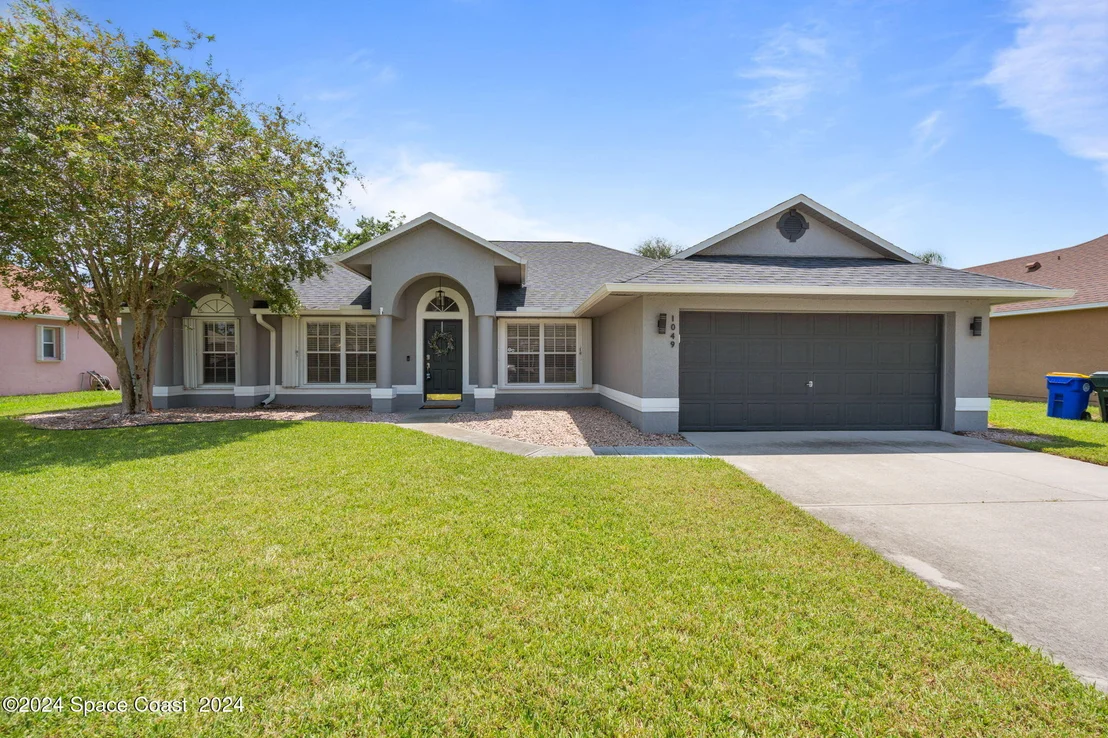 Photo of 1049 Jacaranda Circle