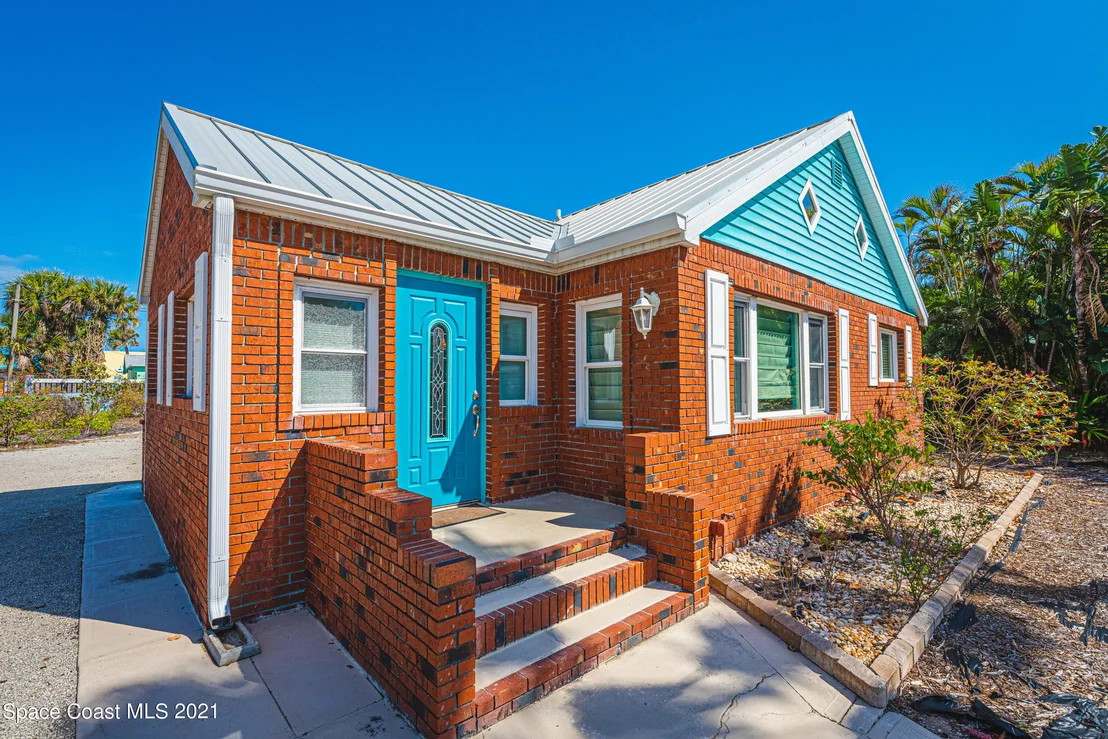 Photo of 210 1st Avenue
