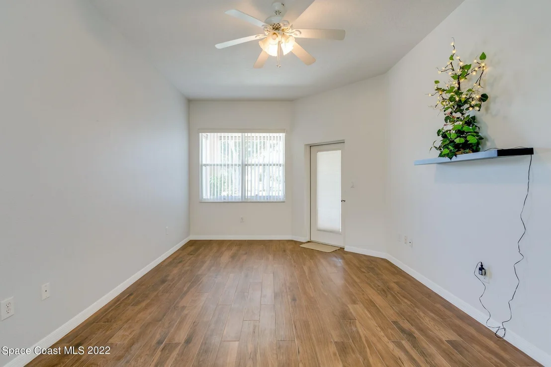 Photo of 1915 Windbrook Drive SE
