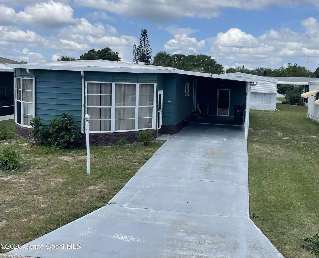 Photo of 621 Oleander Circle