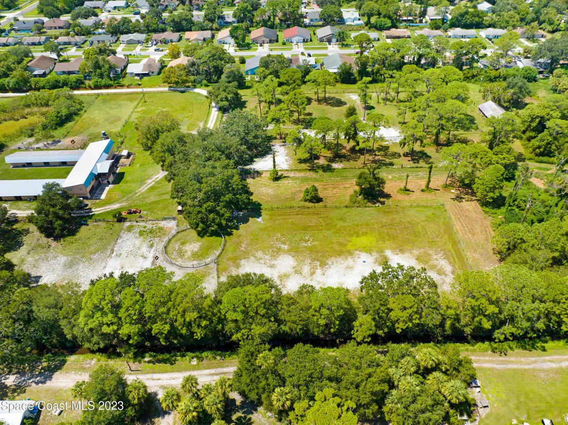 Photo of 2150 Lake Drive