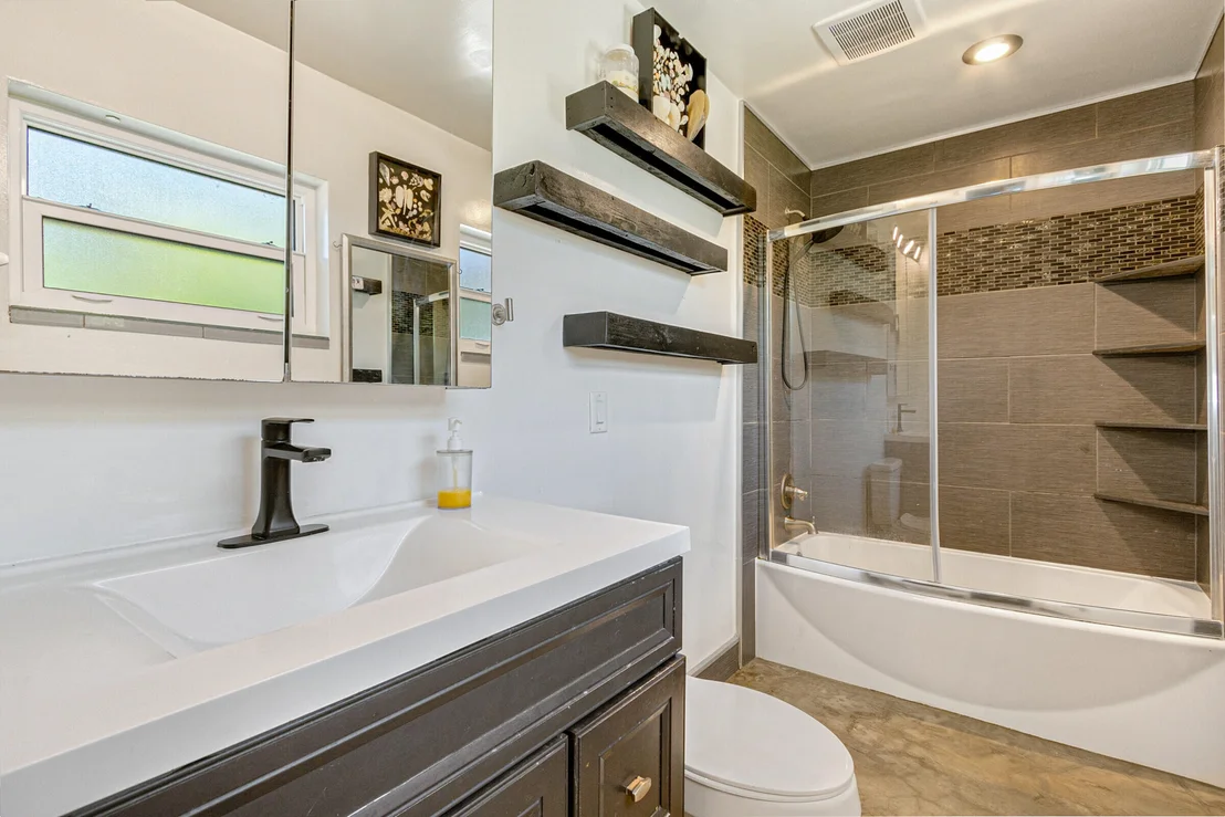 Photo of 325 Apollo Drive