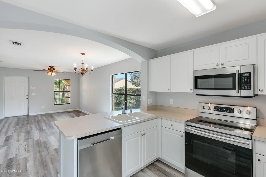 Photo of Unit 101 at 1100 Luminary Circle