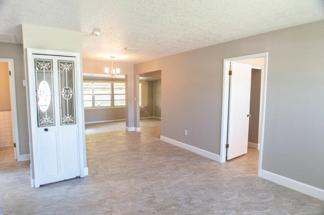Photo of 1378 Eva Lane