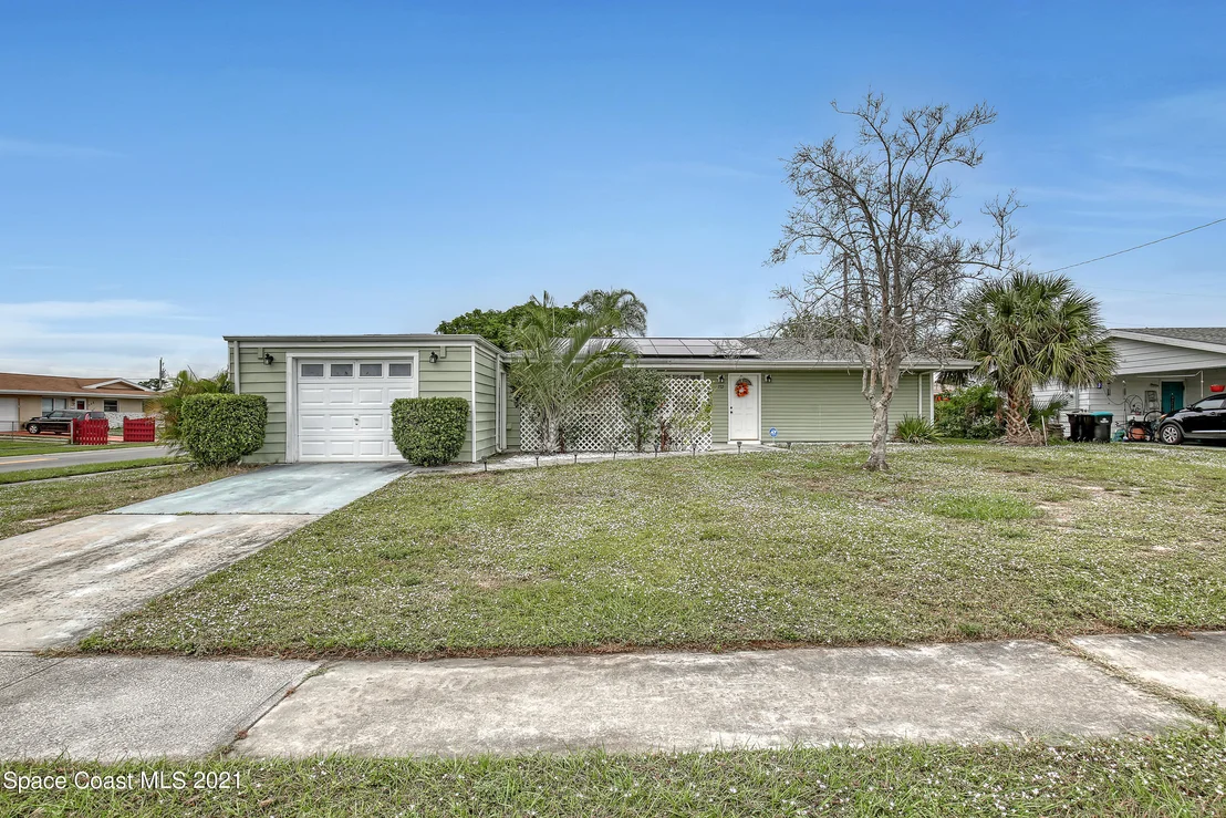 Photo of 772 Bianca Drive NE
