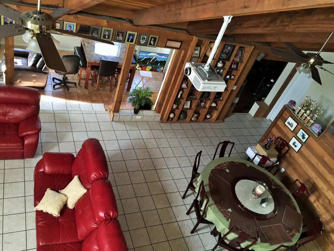 Photo of 385 N Range Road