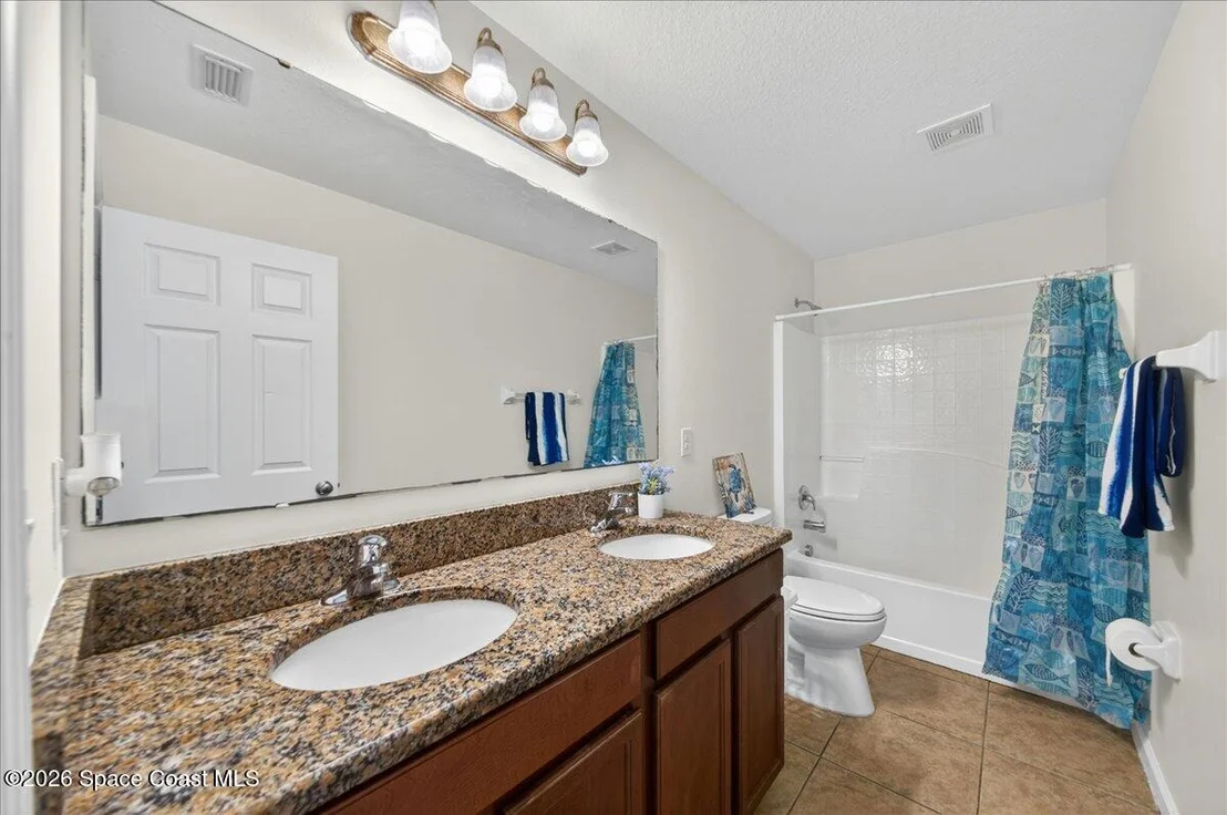 Photo of 1545 Litchfield Drive