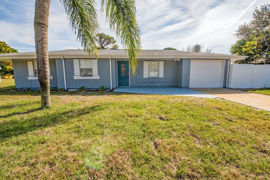 Photo of 1211 Bard Lane NE