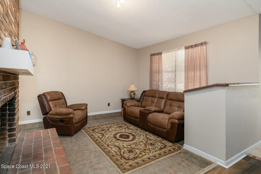 Photo of 2824 School Drive NE