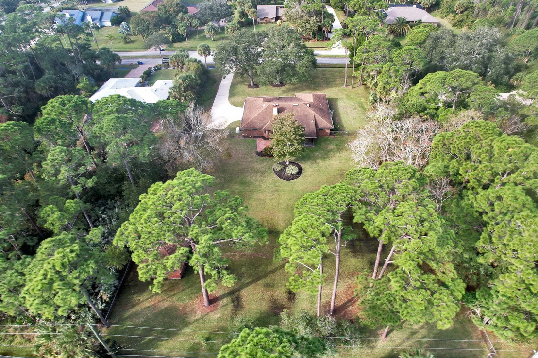 Photo of 1810 Laurel Oak Drive