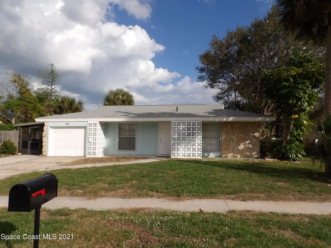 Photo of 797 Bianca Drive NE