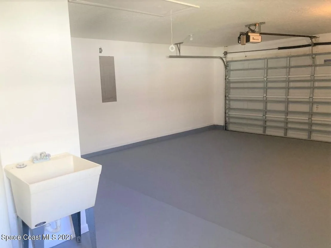 Photo of 1565 Freedom Drive