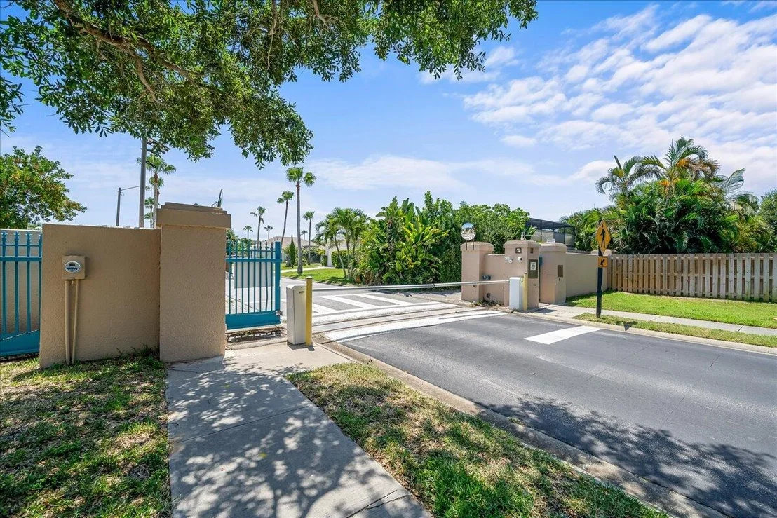 Photo of 405 Newport Drive