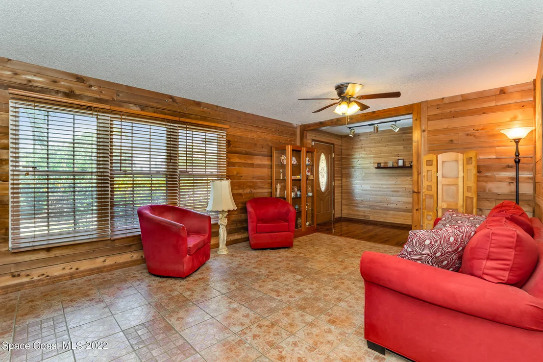 Photo of 2647 School Drive NE