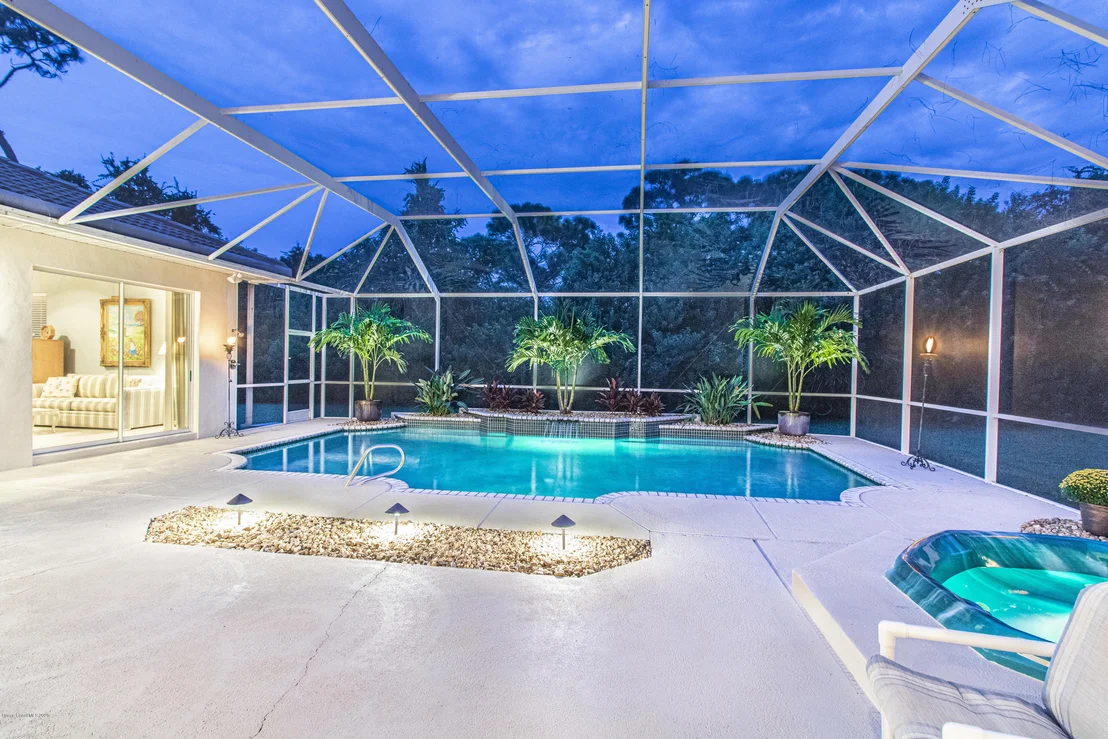 Photo of 735 Glengarry Drive