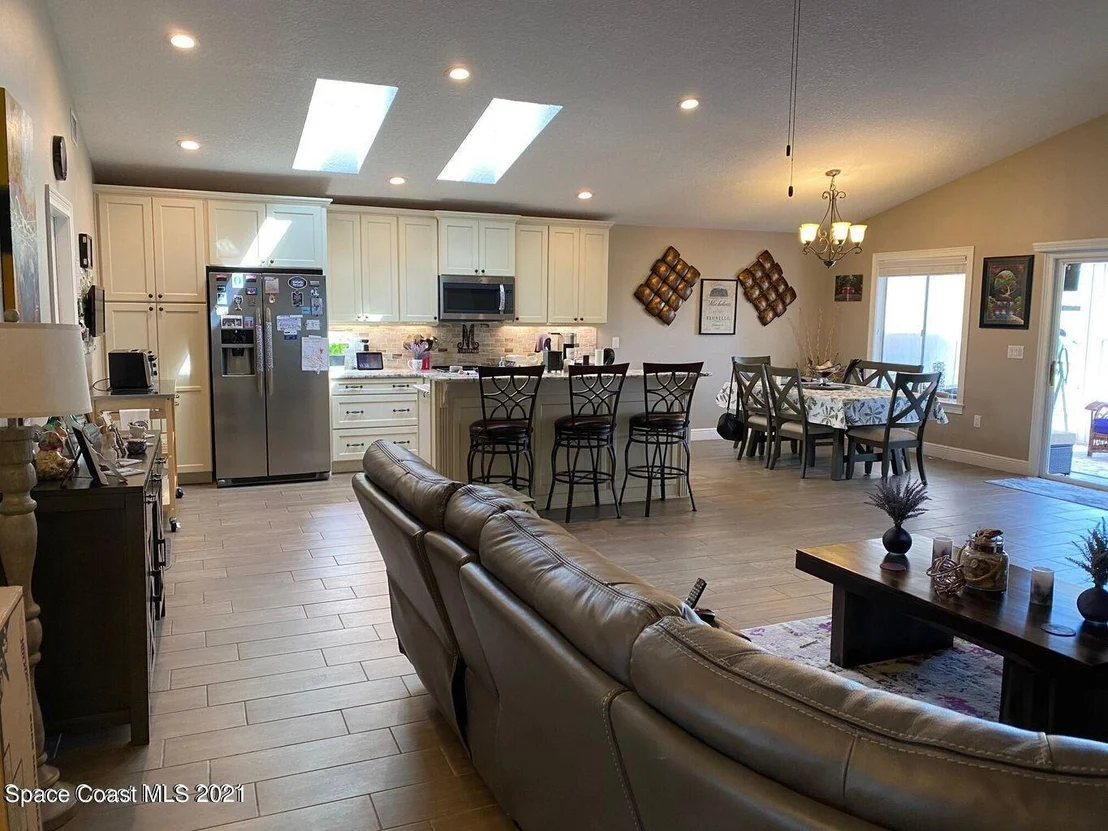 Photo of 931 S Fork Circle