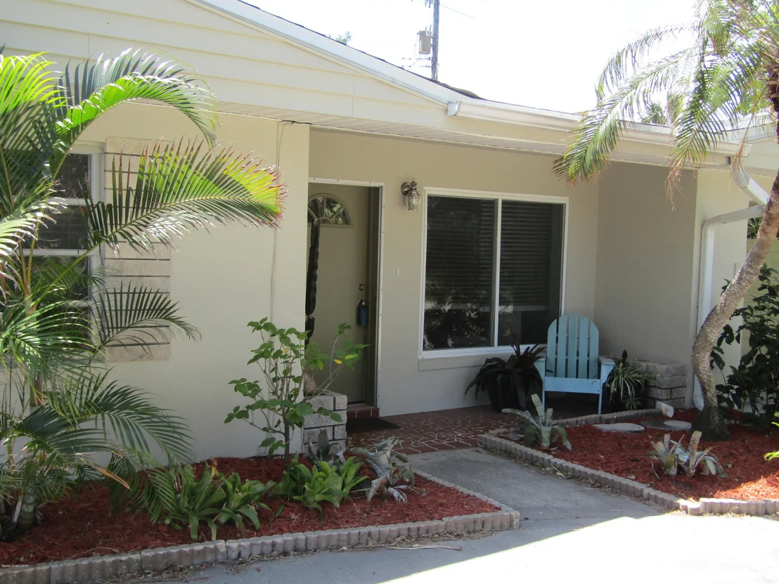 Photo of 465 Bahama Drive