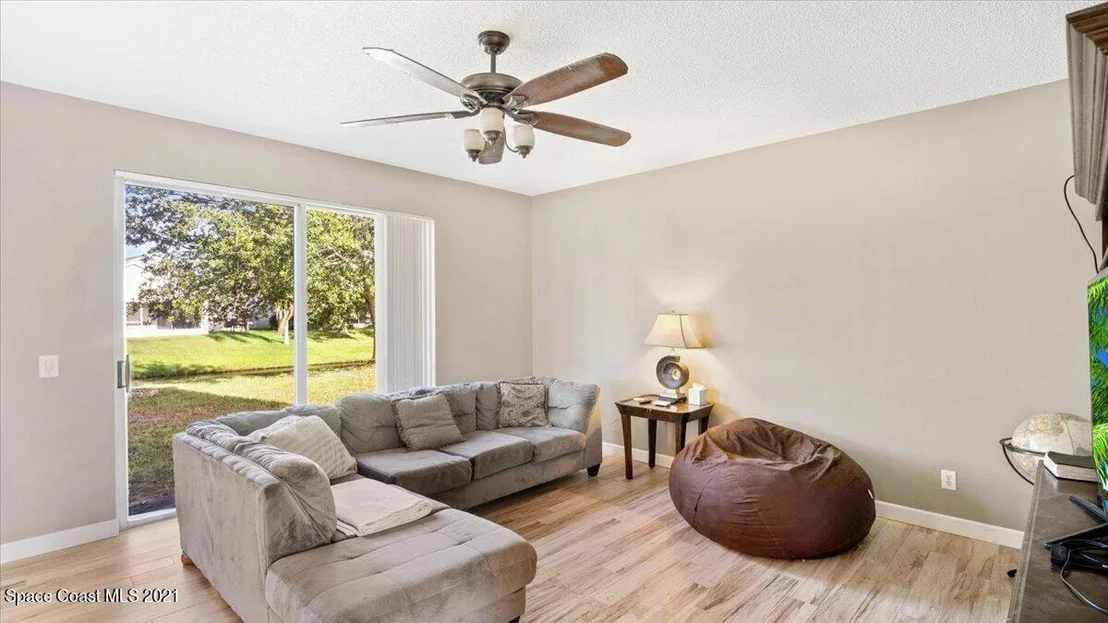 Photo of 964 Shaw Circle