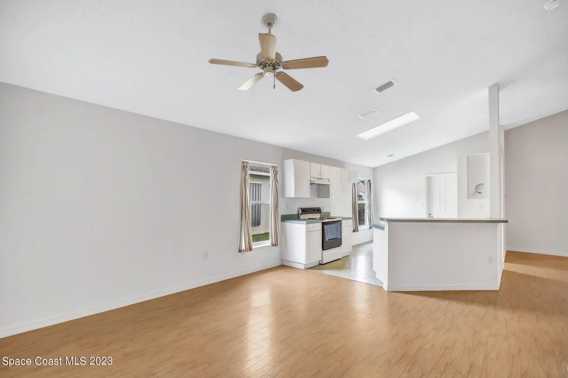 Photo of 958 Pine Creek Circle NE