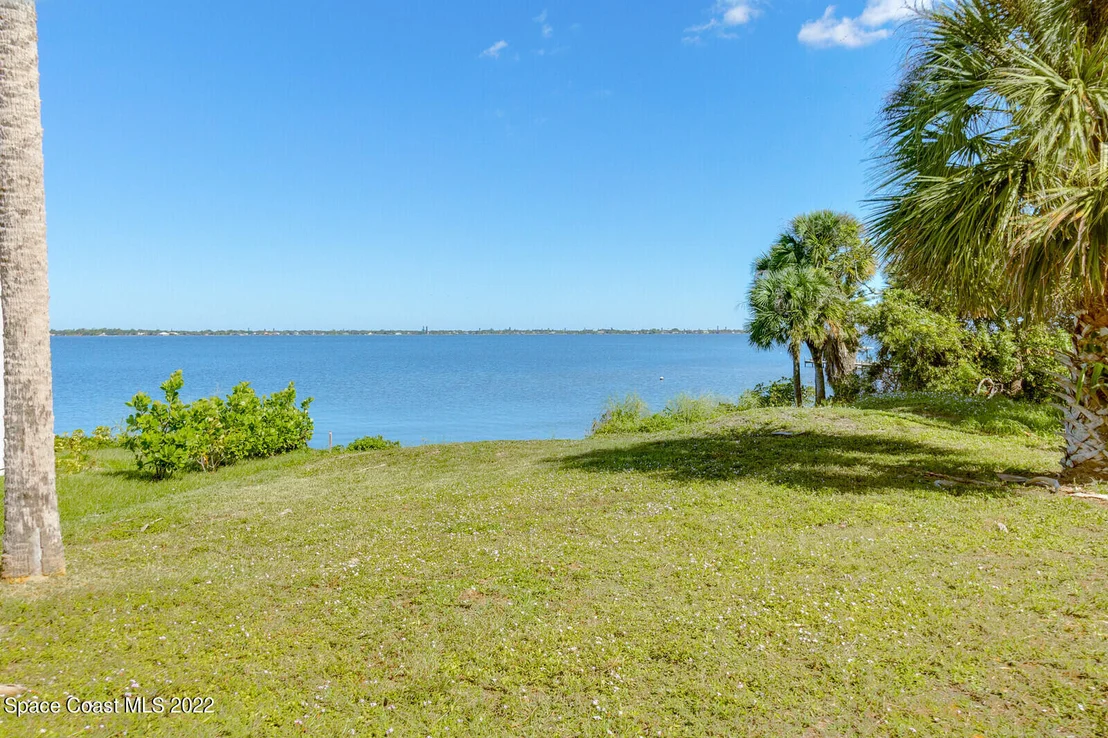 Photo of 2922 Riverview Drive