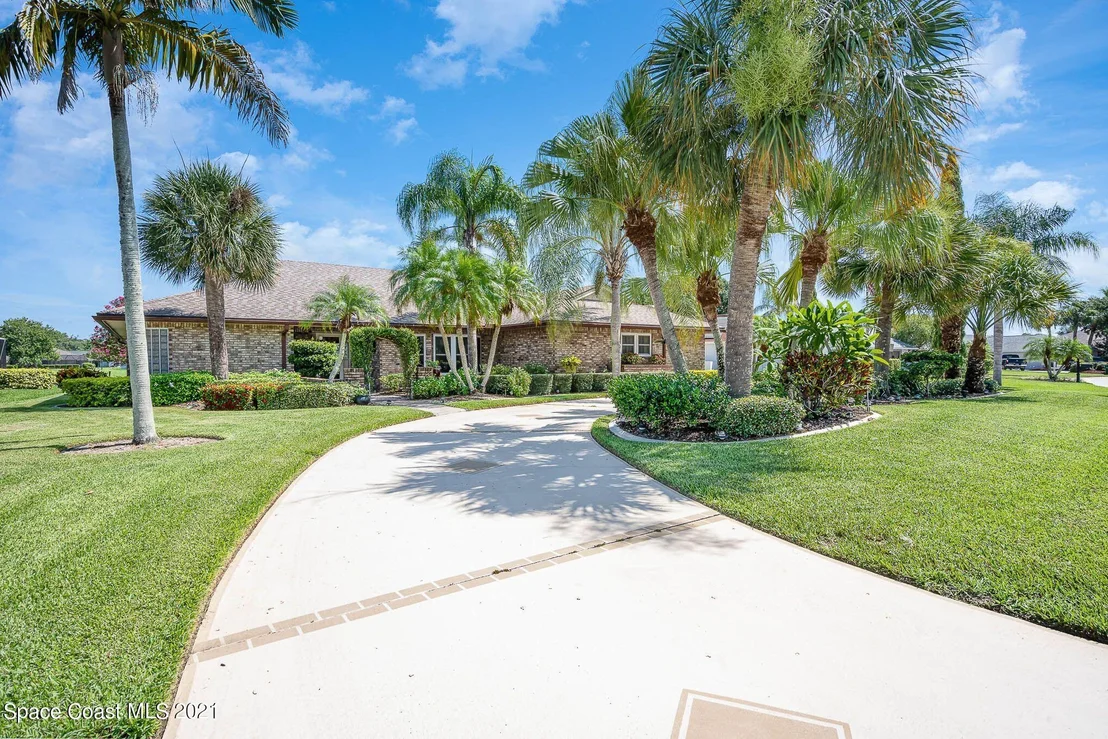 Photo of 1353 Silver Lake Drive