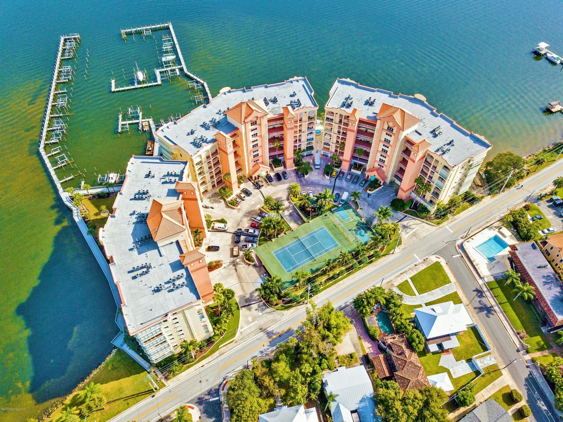 Photo of Unit 404 at 104 Riverside Drive