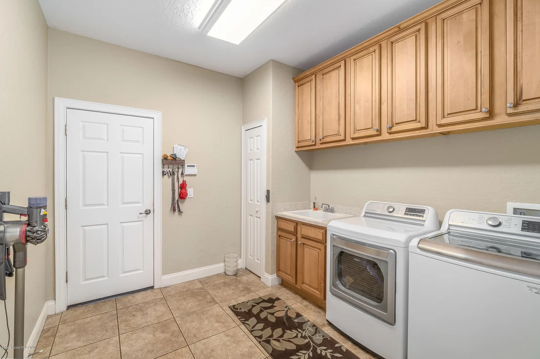 Photo of 20603 Paddock Street