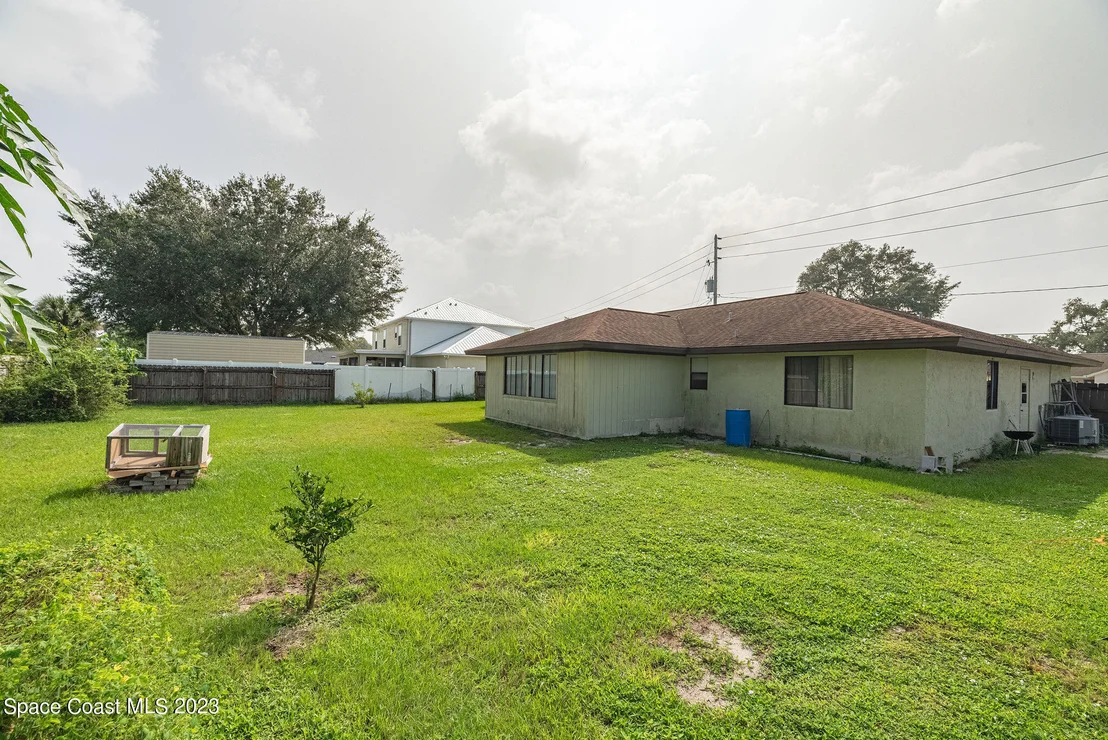 Photo of 4630 Robert Street