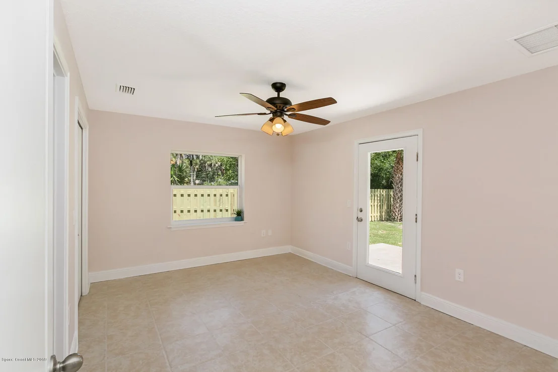 Photo of 1044 Bernice Road