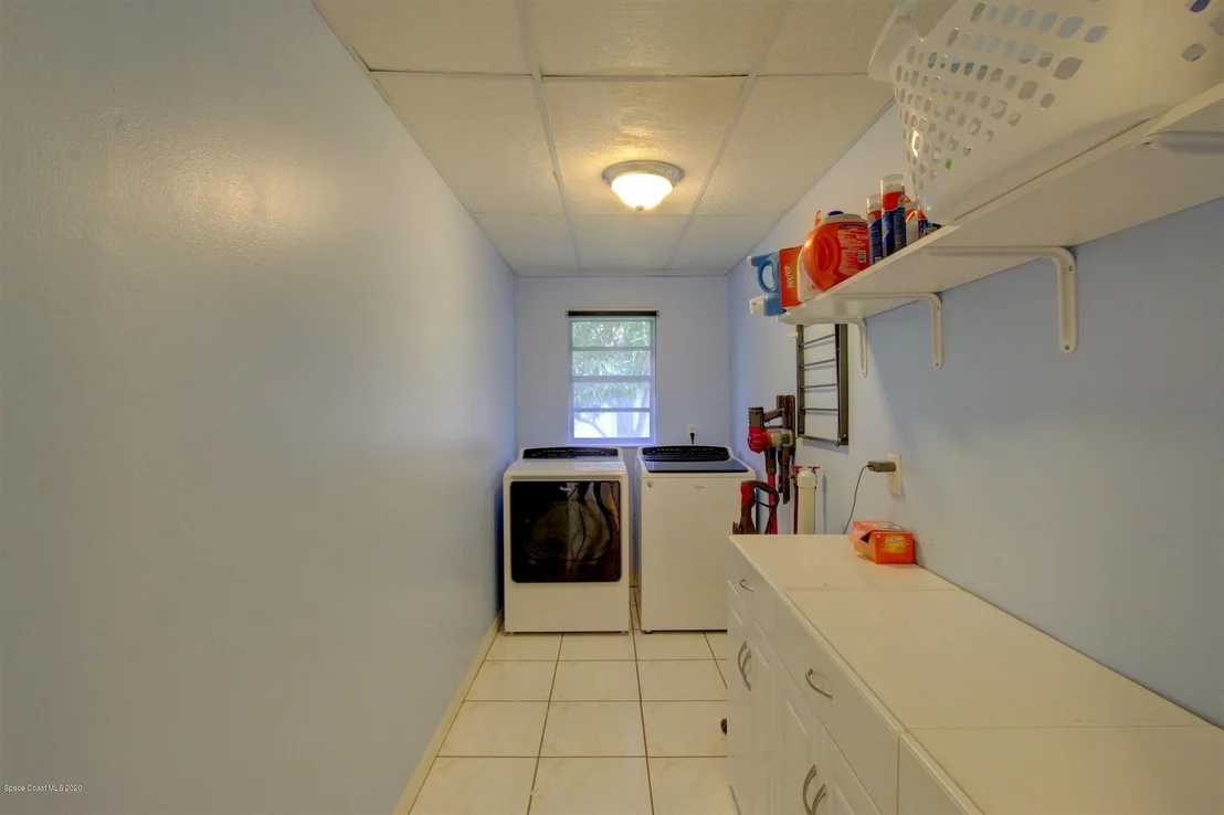 Photo of 881 Sunnybrook Lane