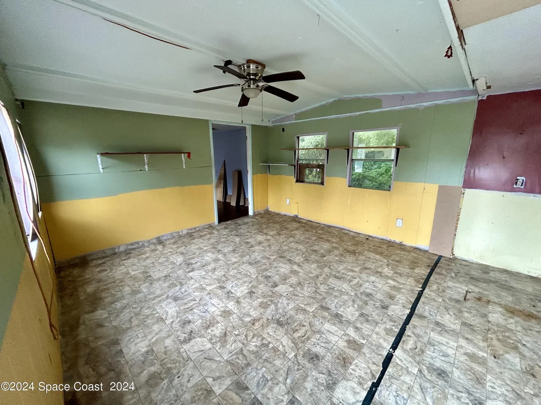 Photo of 326 Iris Street