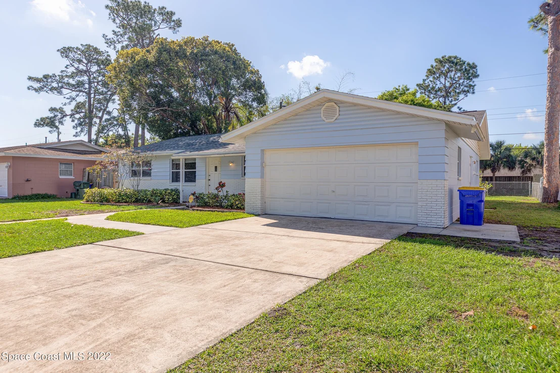 Photo of 877 Westport Drive