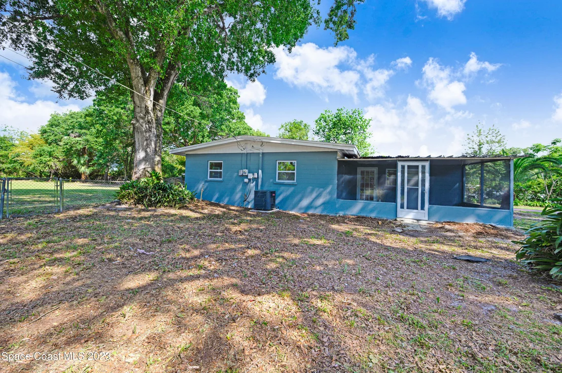 Photo of 5720 Travis Street