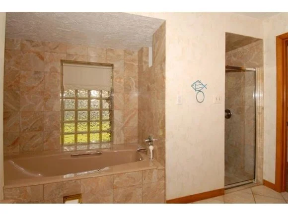 Photo of 531 West River Oaks