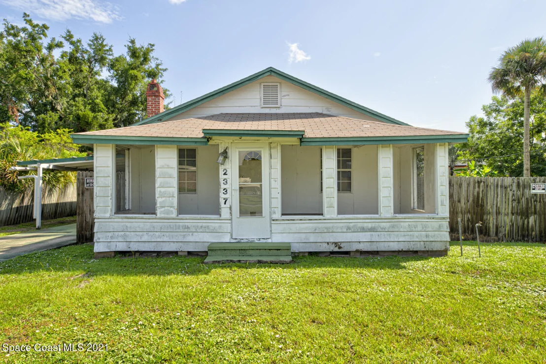 Photo of 2337 Broadway Avenue