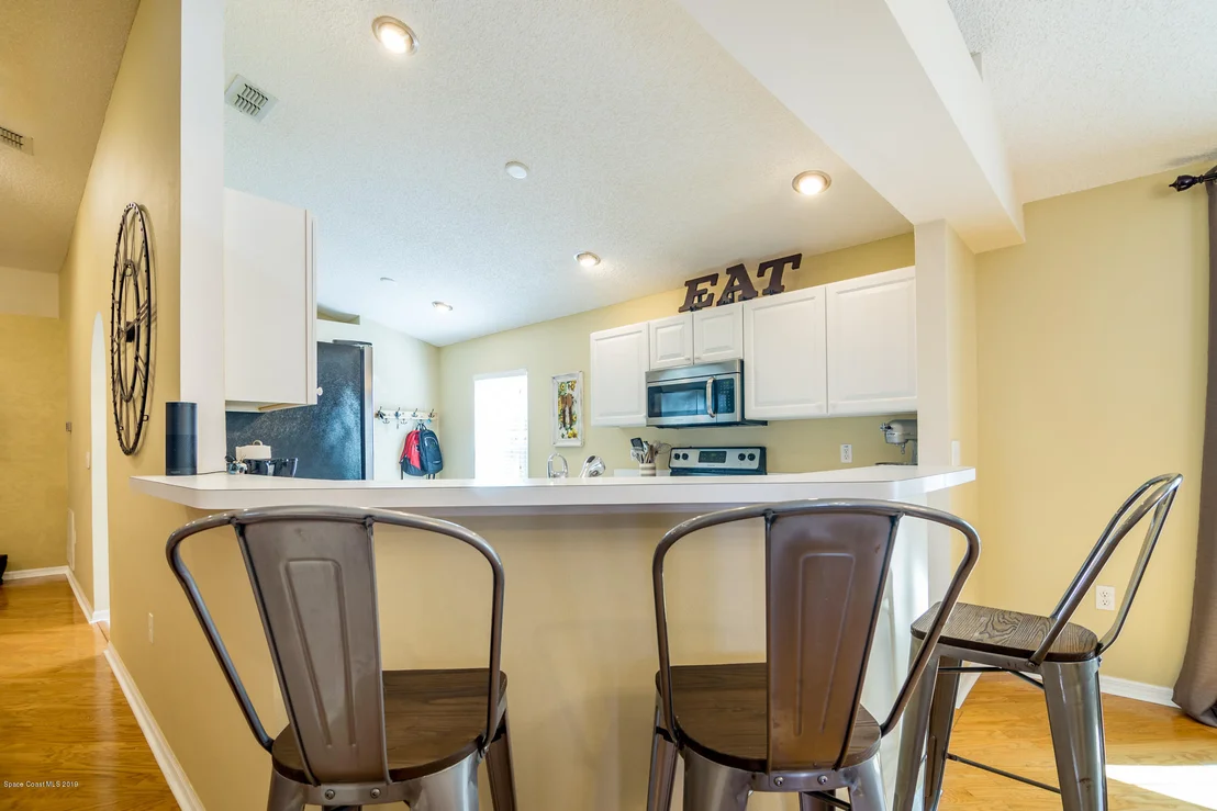 Photo of 1174 White Oak Circle
