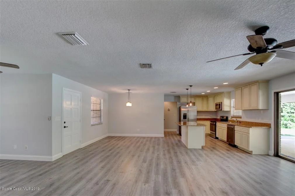 Photo of 1879 Oakwood Trail