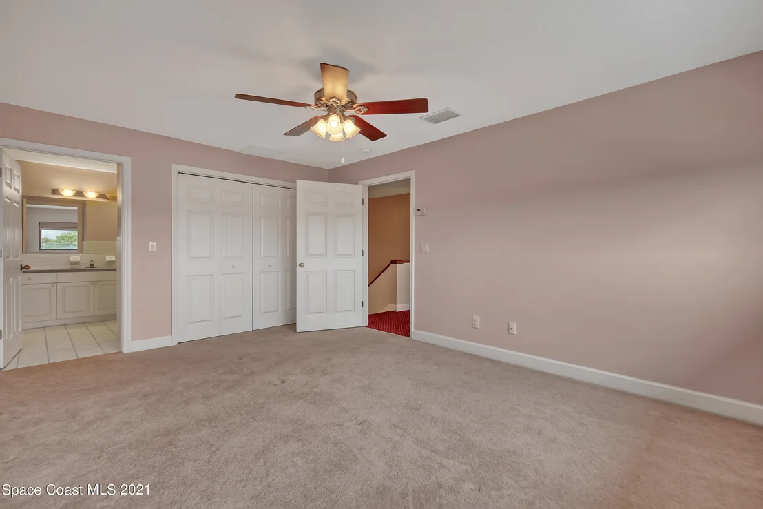 Photo of 457 Cardinal Drive