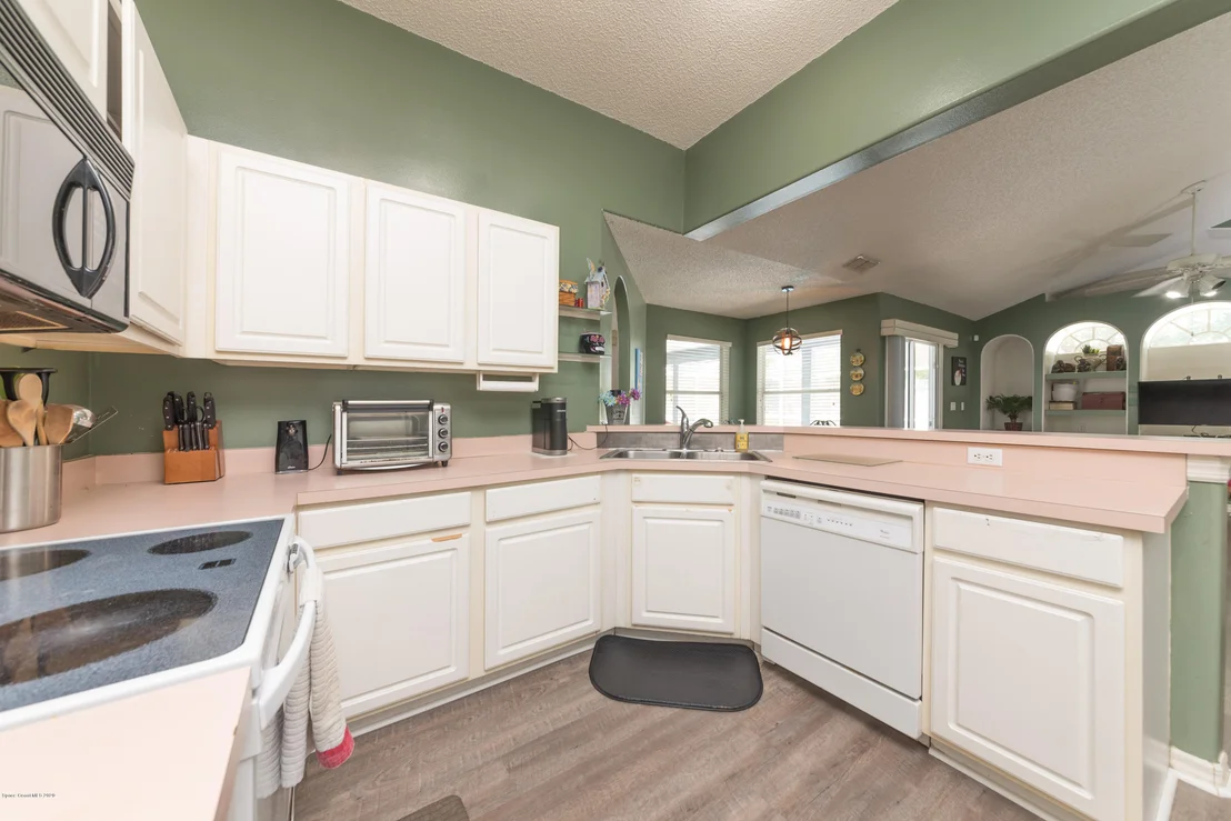 Photo of 876 High Pointe Circle