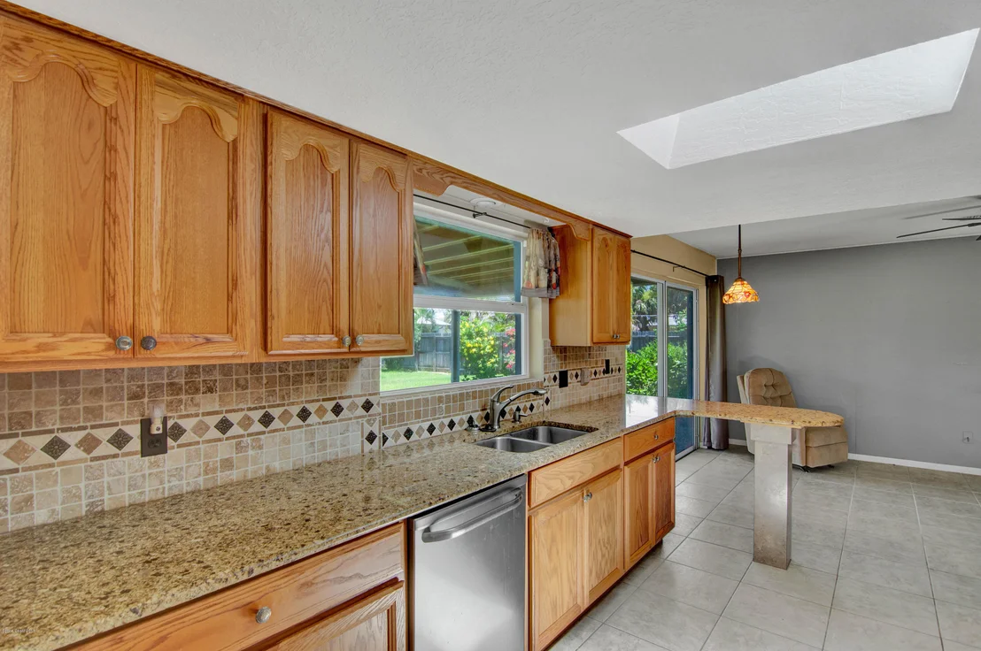 Photo of 210 4th Avenue