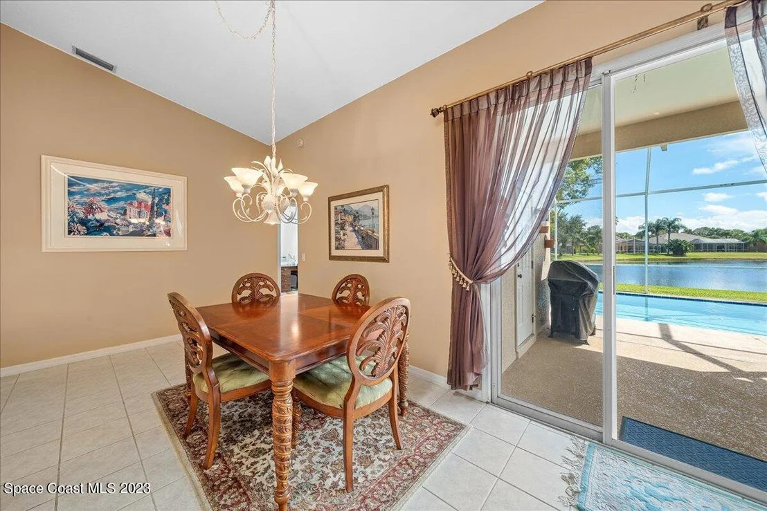 Photo of 369 Lake Victoria Circle