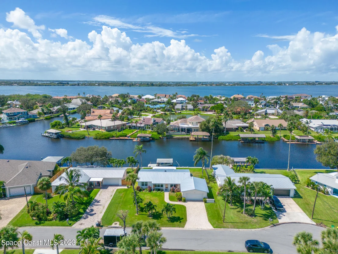 Photo of 209 River Road