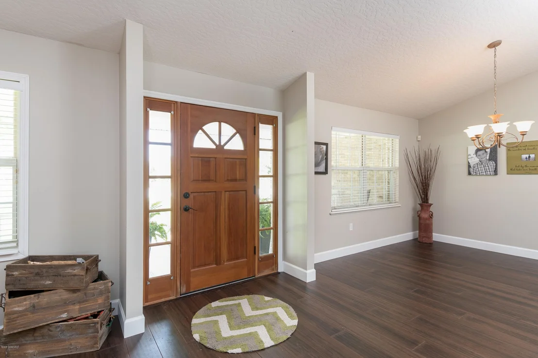 Photo of 4587 Canard Road