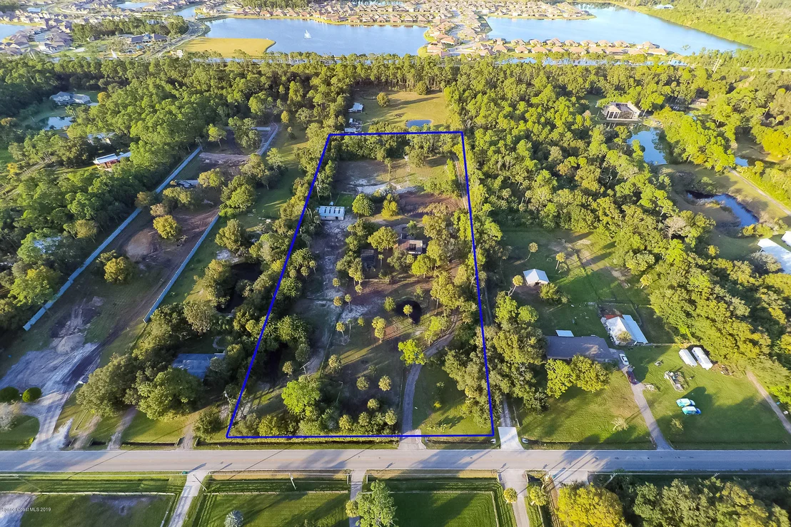 Photo of 3570 Hield Road