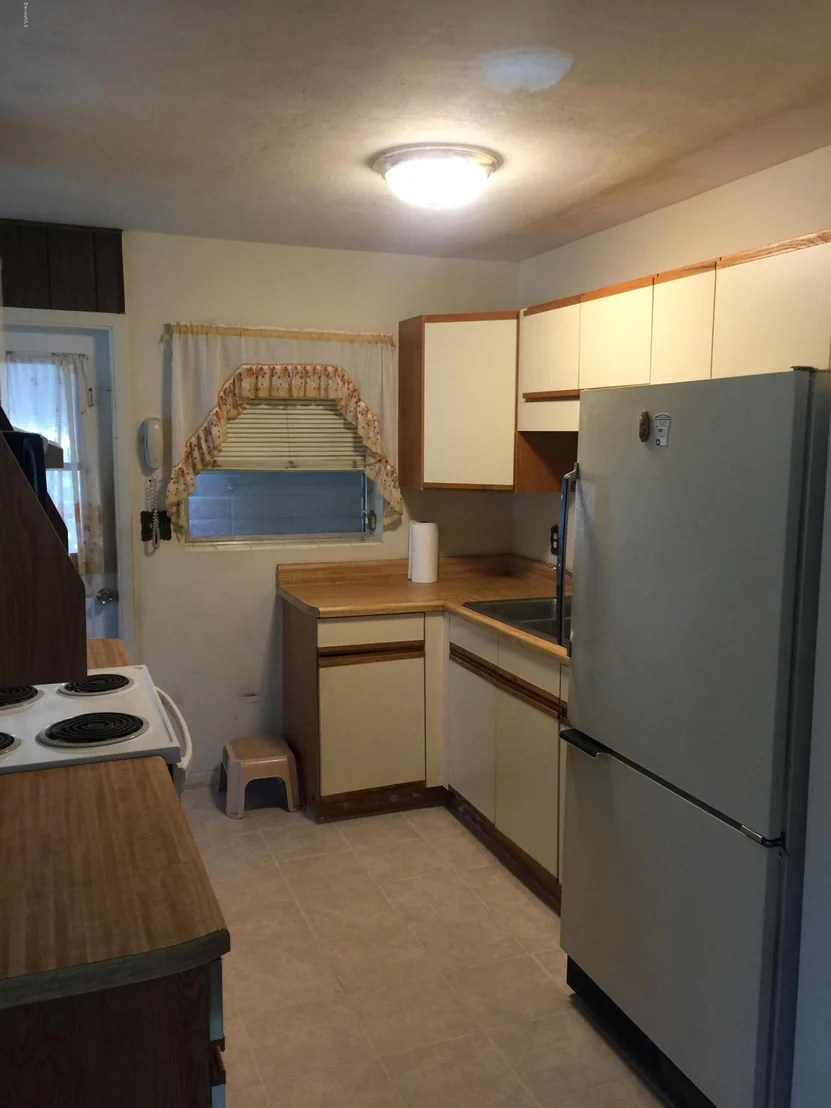 Photo of 2402 Allan Adale Road